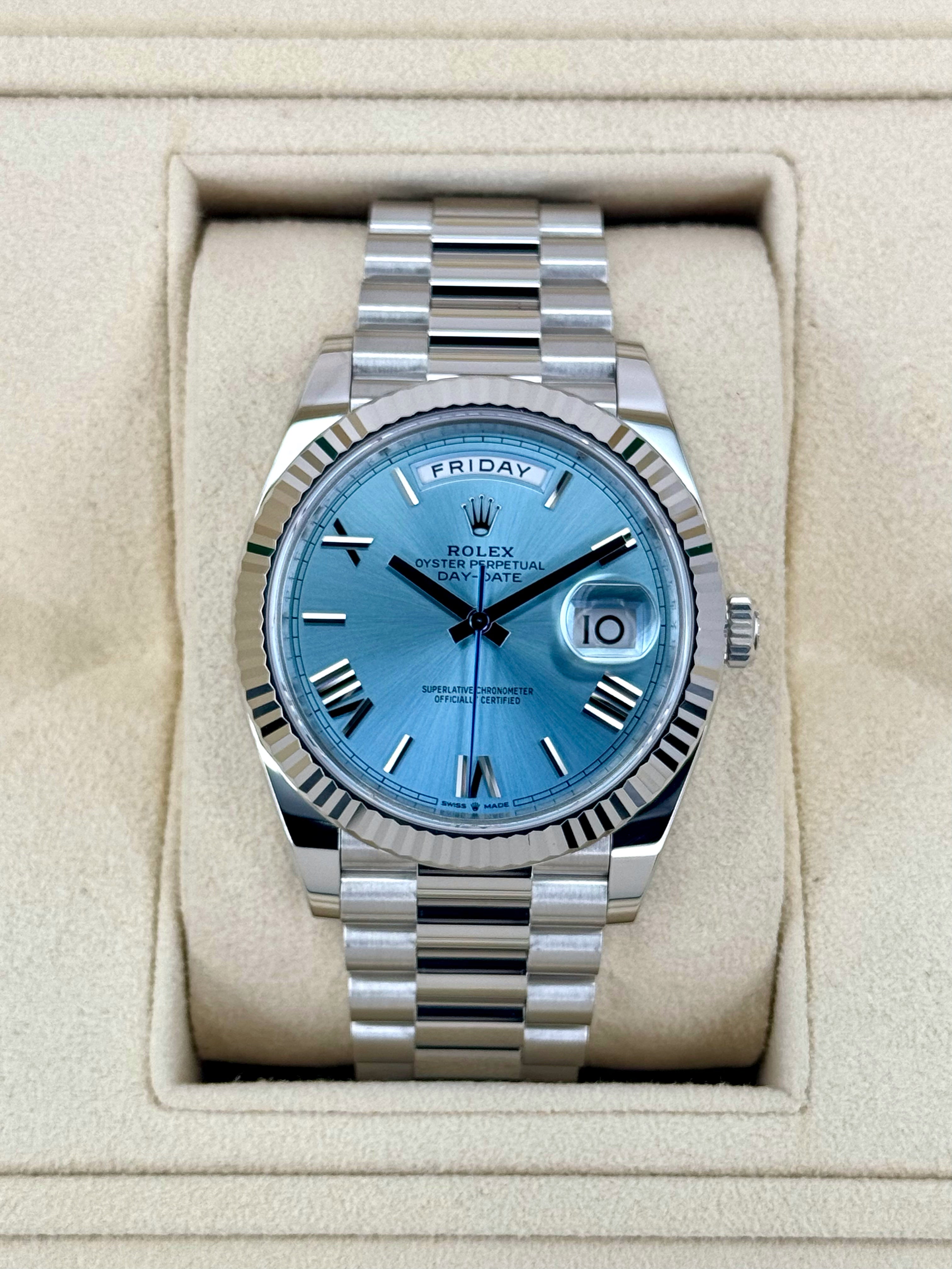 NEW 2024 ロレックス デイデイト プラチナ 40mm 228236 アイスブルーローマンダイヤル