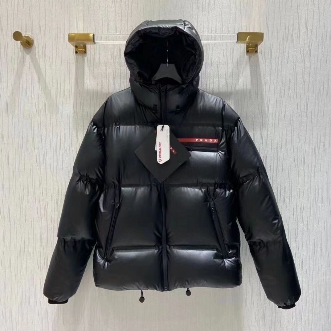 PRADA プラダ 冬トレンド 防寒ふっくらダウンコットンパーカ カジュアルフード付き ショート丈厚手ダウン