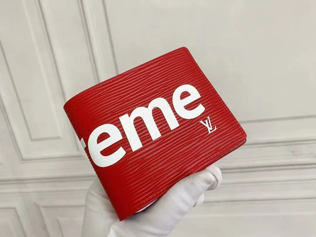 大人気コラボレーションSupreme X Louis Vuitton Logo ショート財布 2色