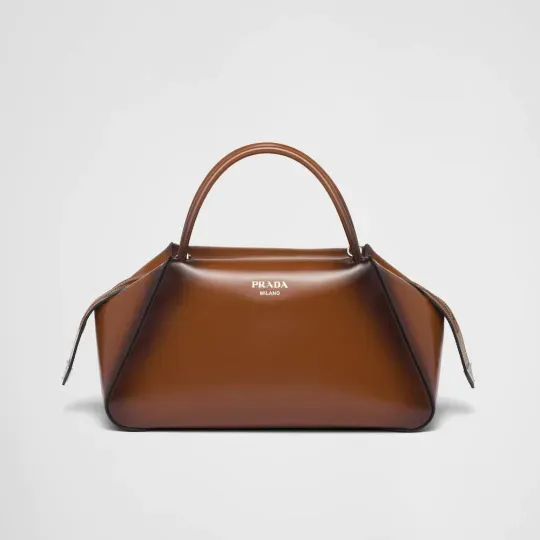 Prada 2022年秋冬ファッションショーに登場し！「CLASSY雑誌」掲載！松島花同項☆Supernovaレザーハンドバッグ！