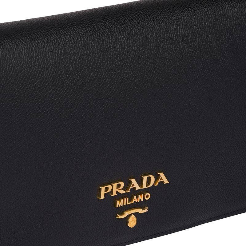 PRADA(プラダ) レザー ショルダーバッグ ブラック