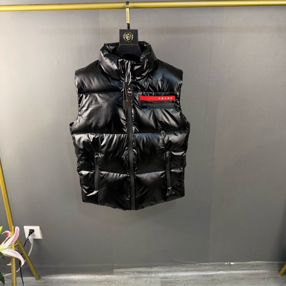 PRADA プラダ 文字ロゴ光沢ジレ 秋冬 高級 保温 男女兼用 カップル オーバーサイズ 万能