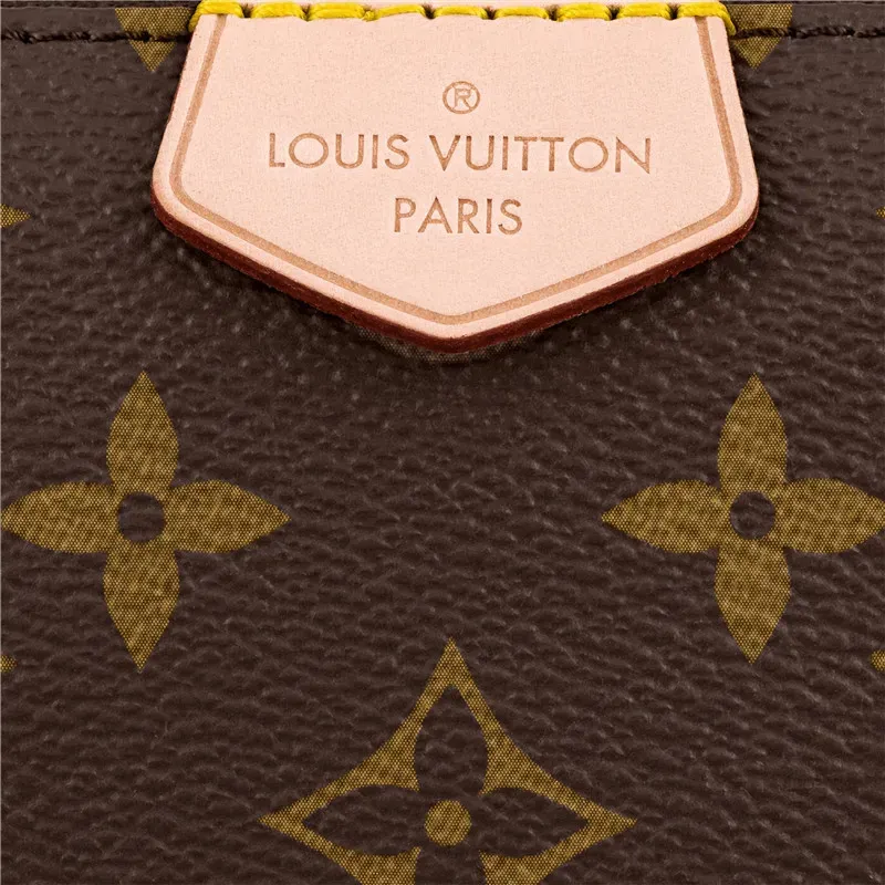 Louis Vuitton（ルイヴィトン）ミュルティポシェットアクセソワール 2色