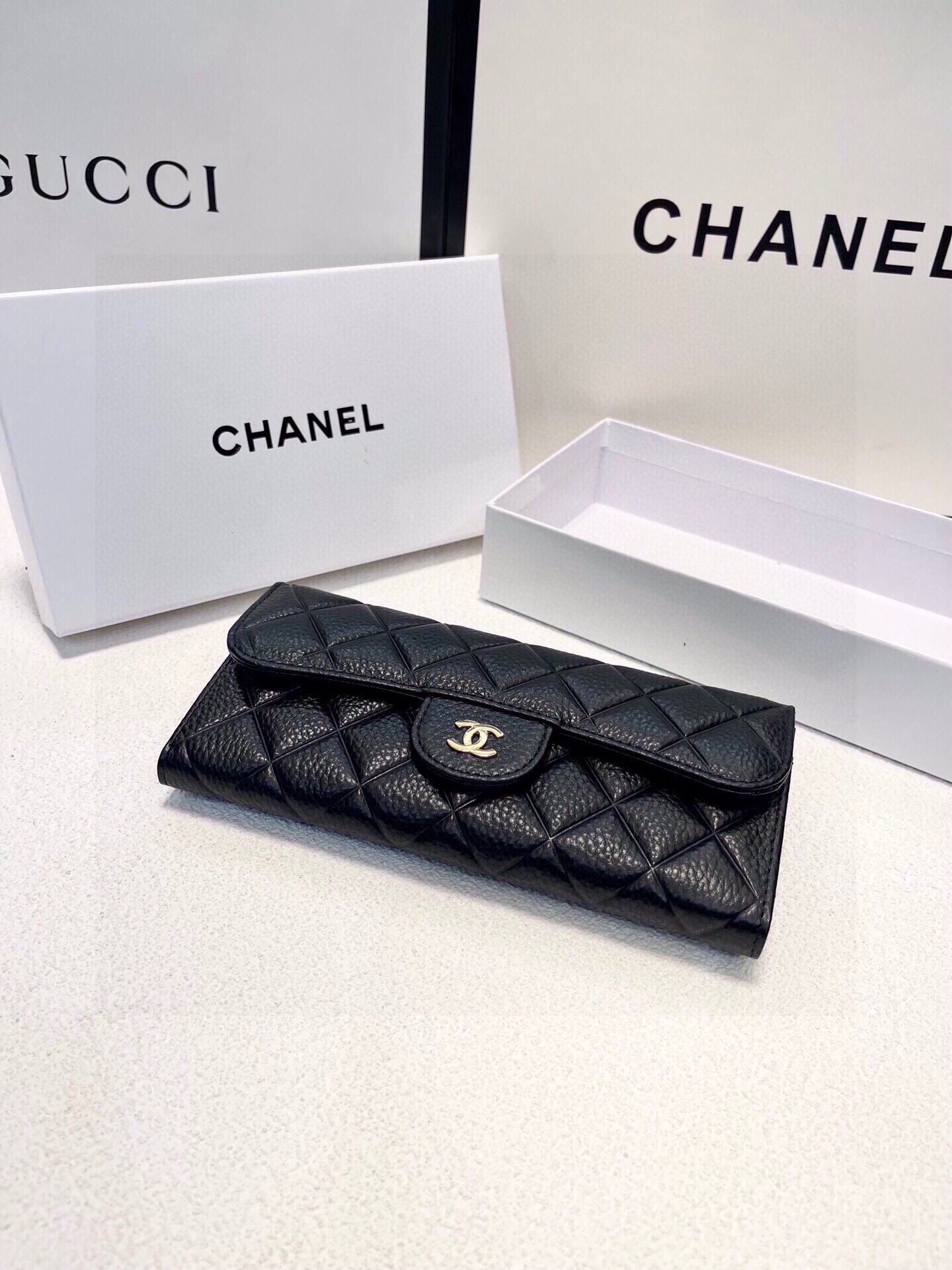 限定30個！CHANEL 財布 小香爆金牛革二つ折り財布 幅19CMx高10CM