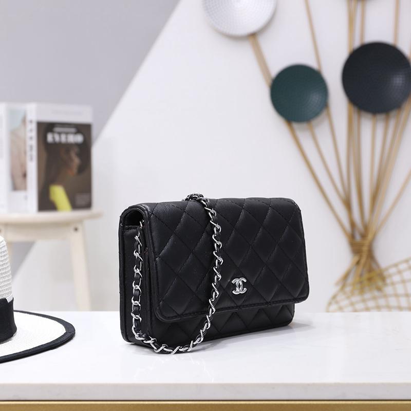 CHANEL(シャネル) クラシック チェーンウォレット 2色