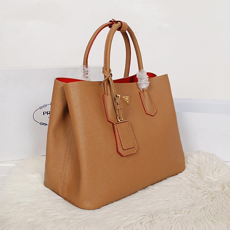 PRADA(プラダ) ダブルバッグ ブラウン