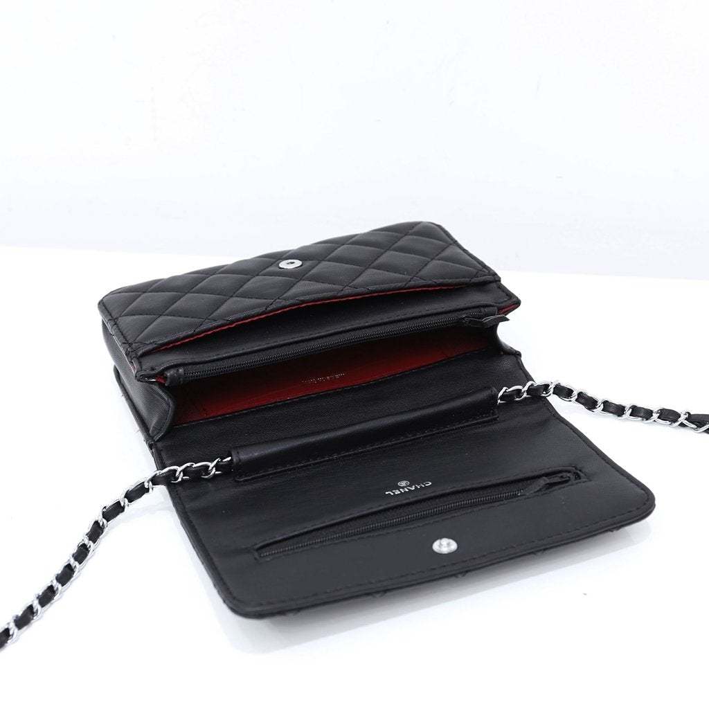 CHANEL(シャネル) クラシック チェーンウォレット 2色