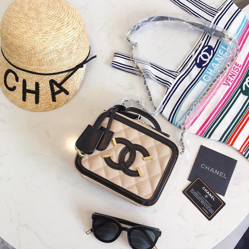 CHANEL(シャネル) チェーン クラッチ 3色