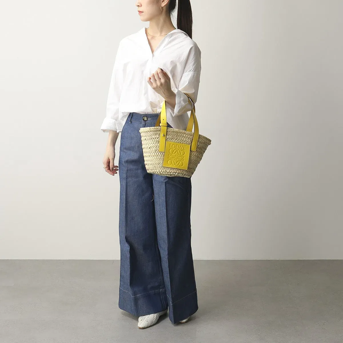 【バーゲンセール開催中！】人気大好評！LOEWE ロエベ 327.02.S93 BASKET SMALL BAG ラフィア×レザー カゴバッ