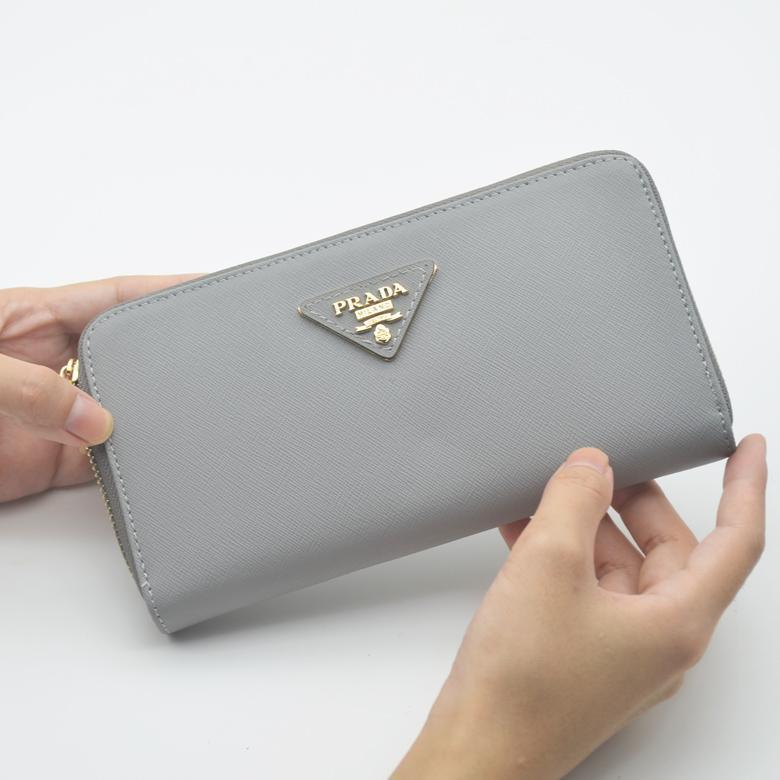 PRADA(プラダ) サフィアーノレザー 財布 グレー