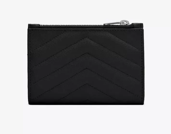 《新作限定♪めっちゃ便利♡》MONOGRAMキルティンググレインエンボスレザージッパー二つ折り財布