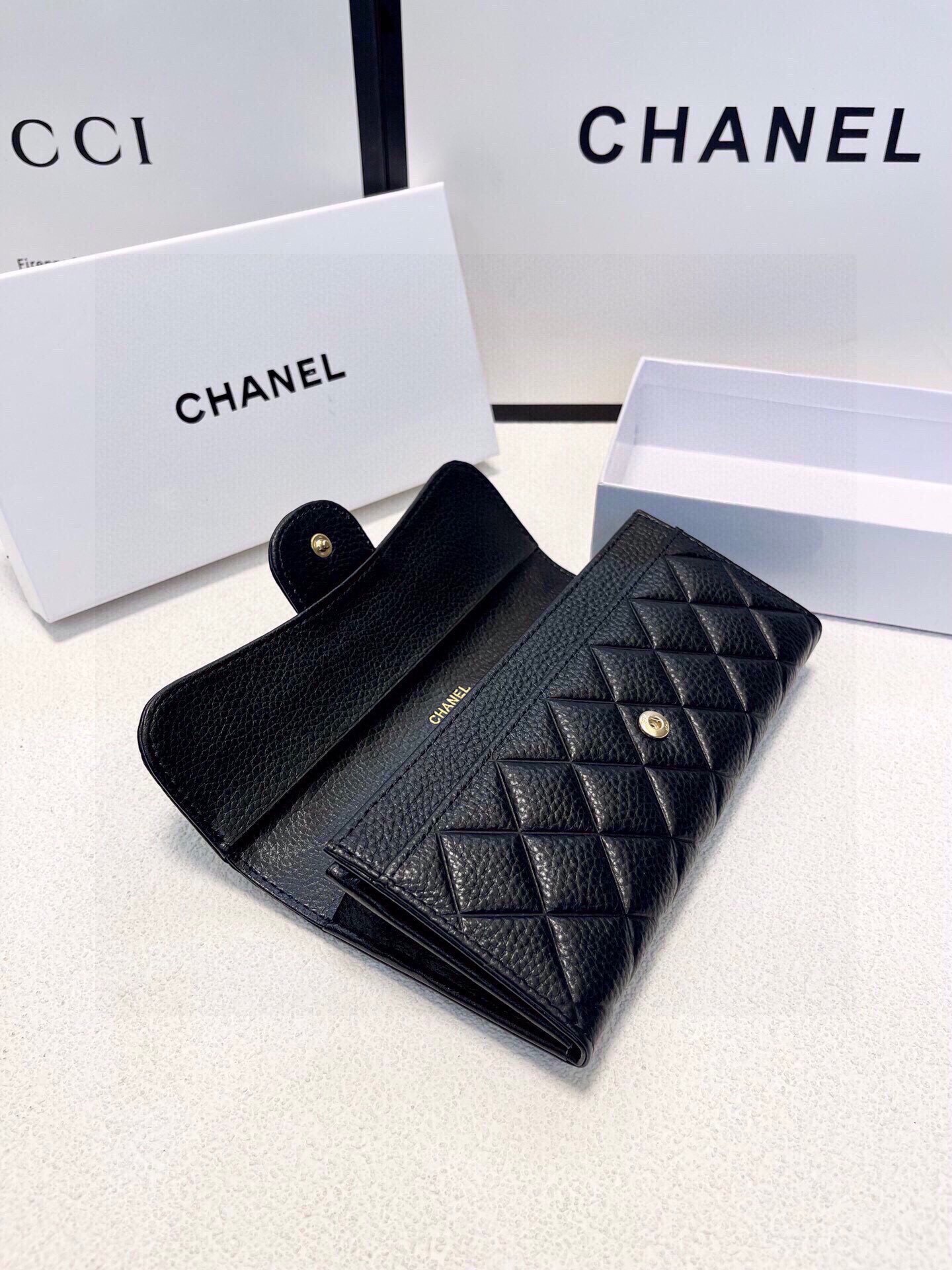 限定30個！CHANEL 財布 小香爆金牛革二つ折り財布 幅19CMx高10CM