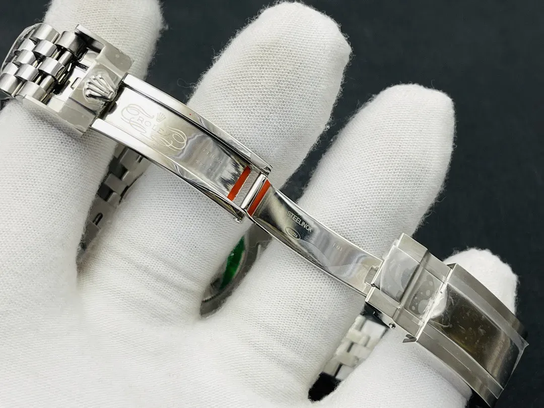 ロレックス GMTマスターII 126710BLRO