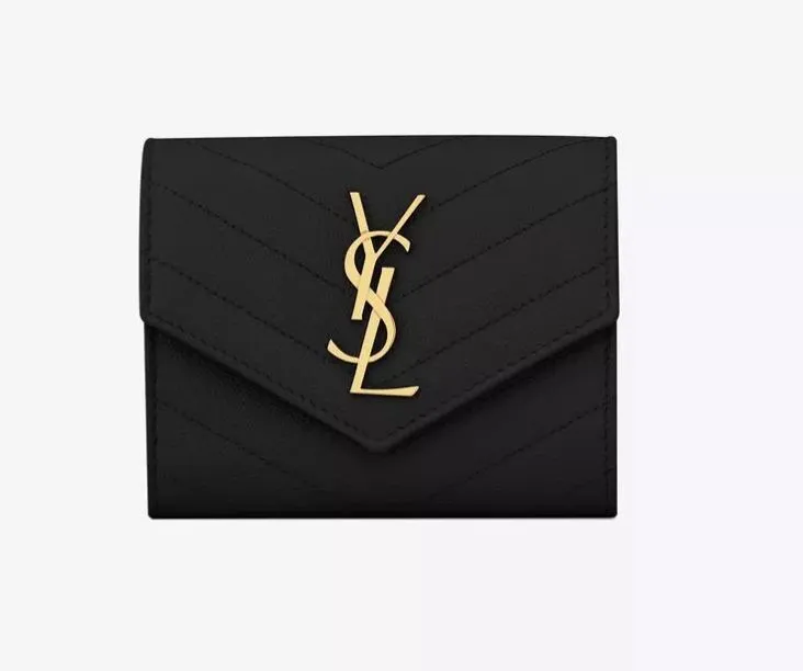 MONOGRAMブラックキルトレザー短い三つ折り財布をテクスチャ