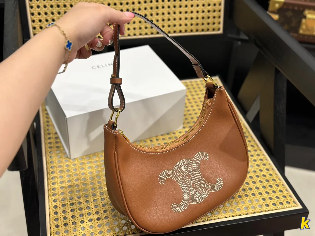 セリーヌのアンダーアームバッグ