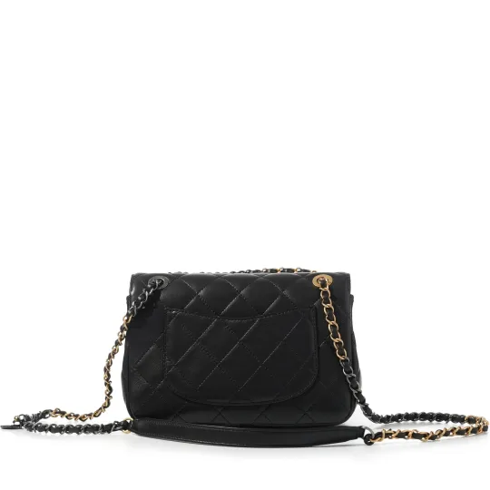 【CHANEL |公式サイトは正規品】雑誌「25ans」掲載中条あやみさん愛用している真珠ヘアピンマイクバッグ★完売続出オンラインの初販売！なくなり次第終了！