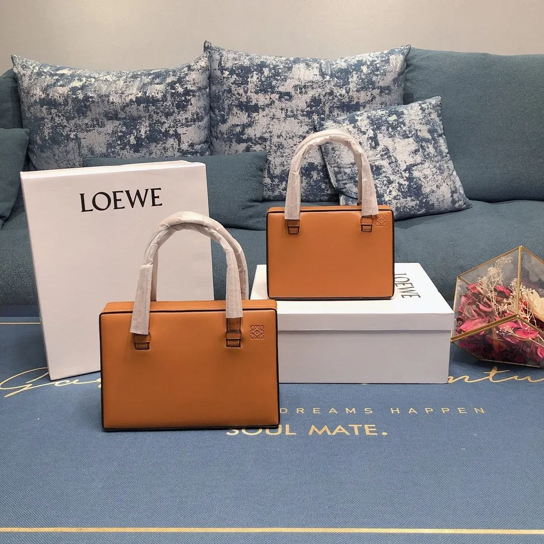Loewe-2023年ロエベの新しい郵便ハンドバッグ