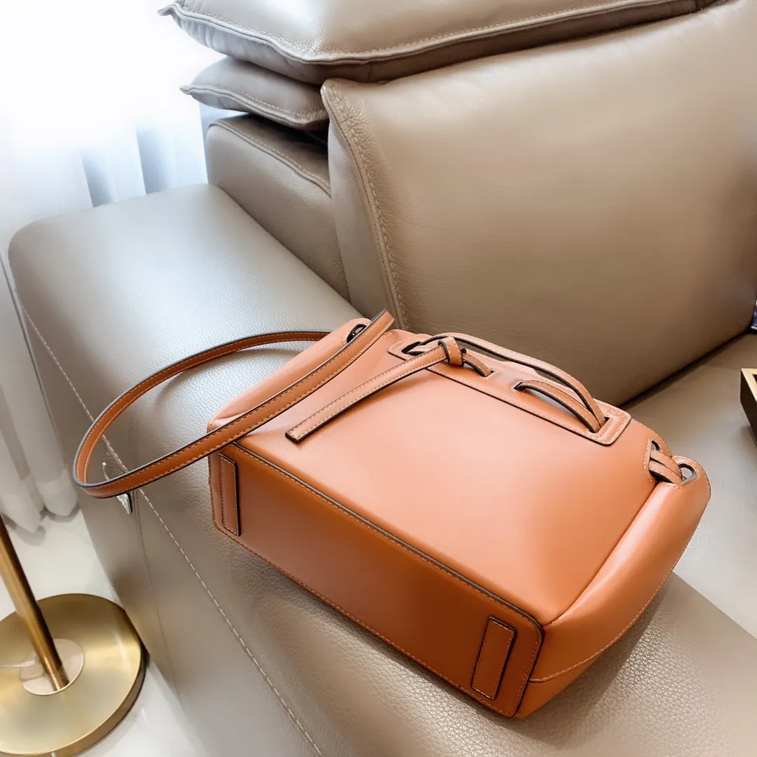 Loewe 2023年新作トートバッグ