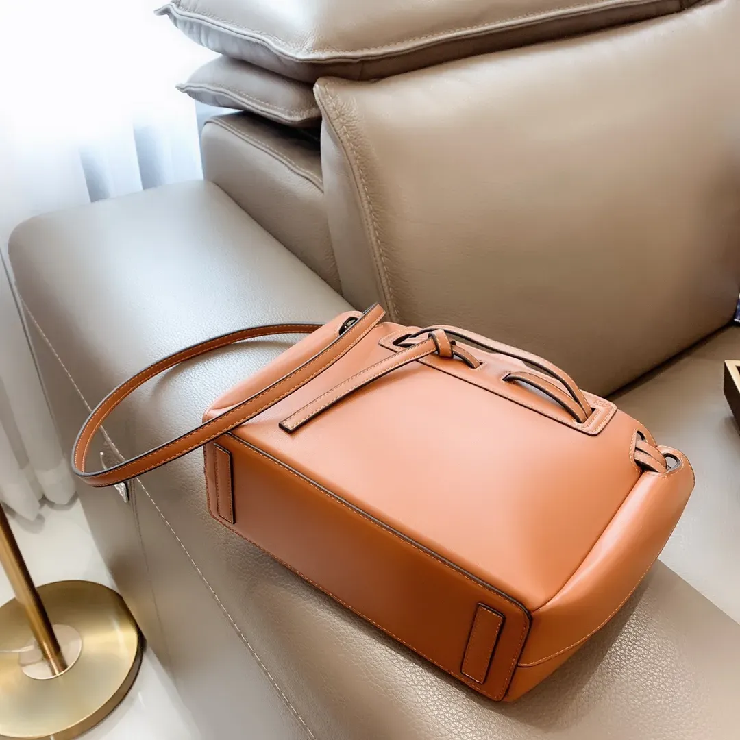 Loewe 2023年新作トートバッグ