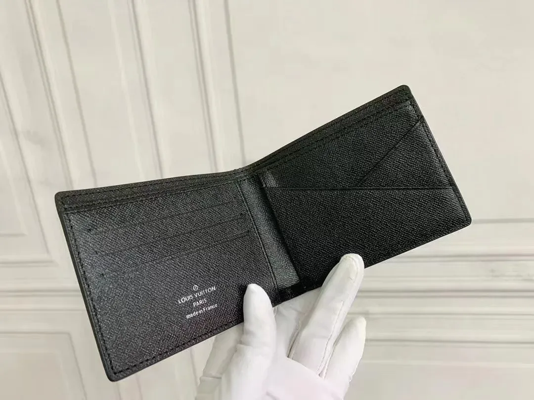 大人気コラボレーションSupreme X Louis Vuitton Logo ショート財布 2色