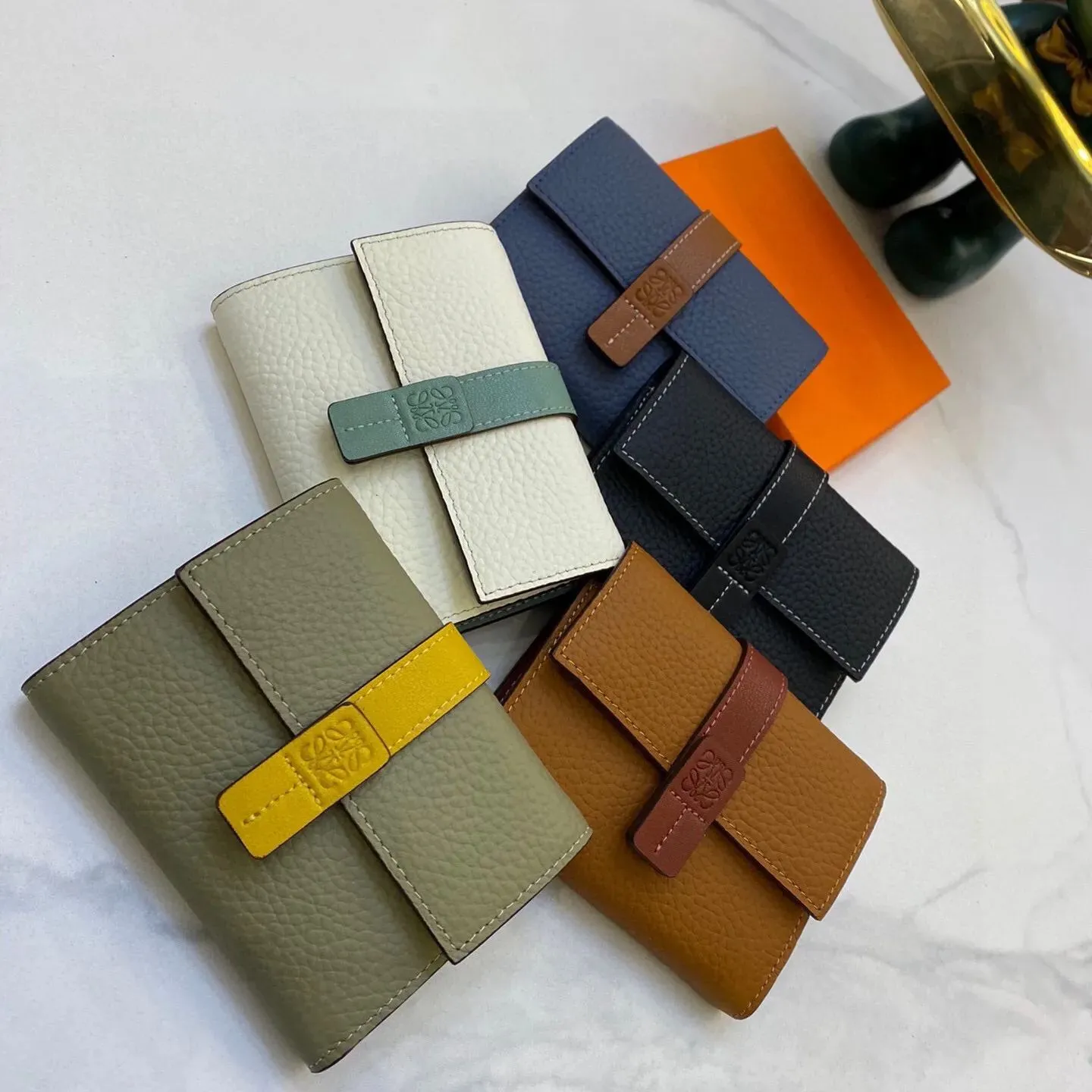 LOEWE☆バーティカル ウォレット スモール ソフトグレインカーフ