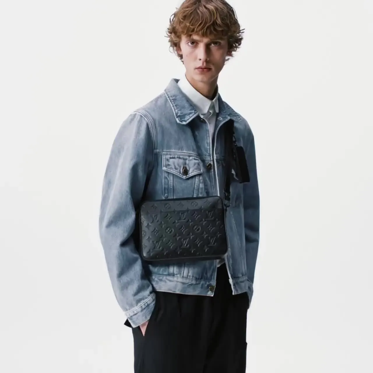 LOUIS VUITTON（ルイヴィトン）デュオメッセンジャー