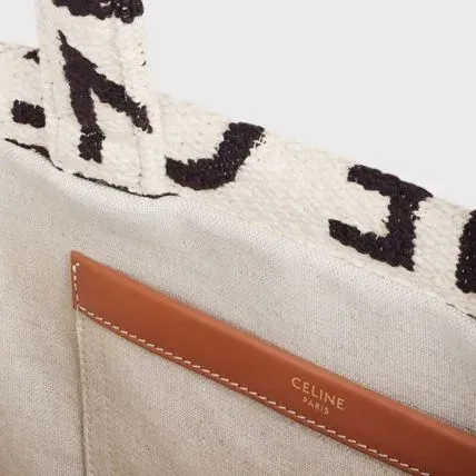 入手困難 CELINE スモール カバ タイス