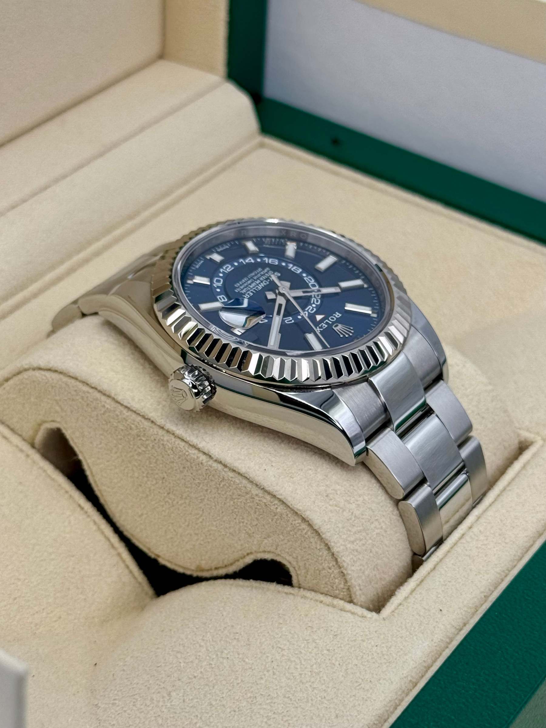 2023 ロレックス スカイドゥエラー 42mm 326934 オイスターブルー文字盤
