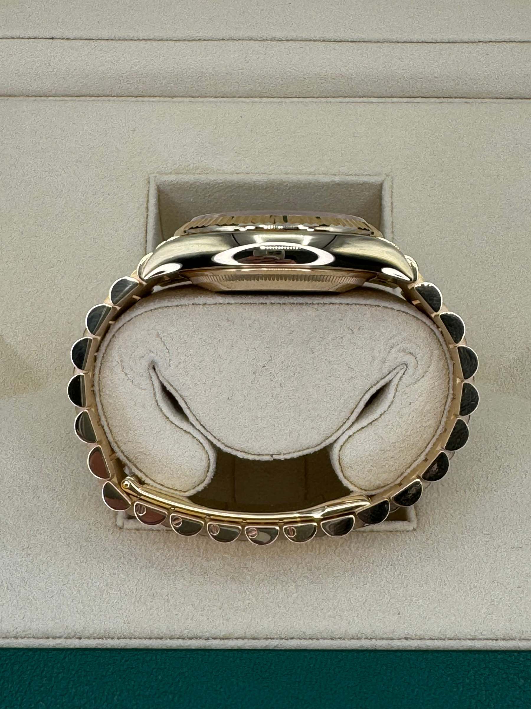 NEW 2024 ロレックス デイデイト 36mm 128238 シャンパンダイヤ文字盤