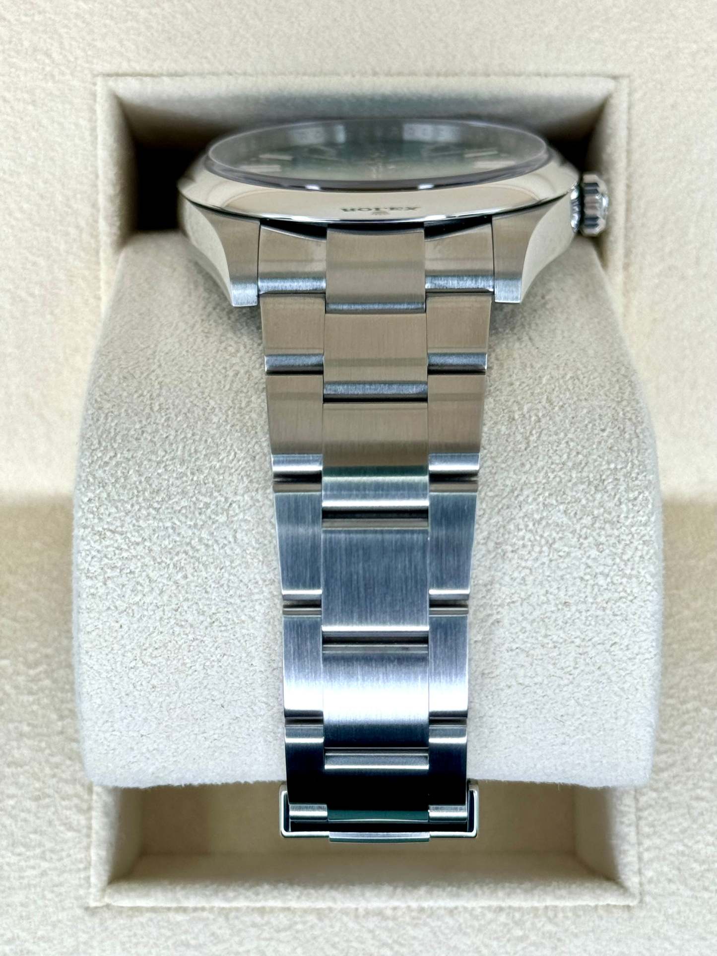 NEW 2024 ロレックス オイスターパーペチュアル 41mm 124300 グリーンダイヤル