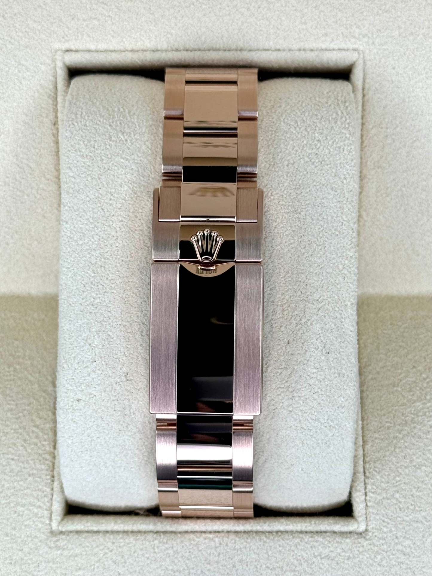 NEW 2024 ロレックス デイトナ 40mm 126505 ローズゴールドサンダストダイヤル