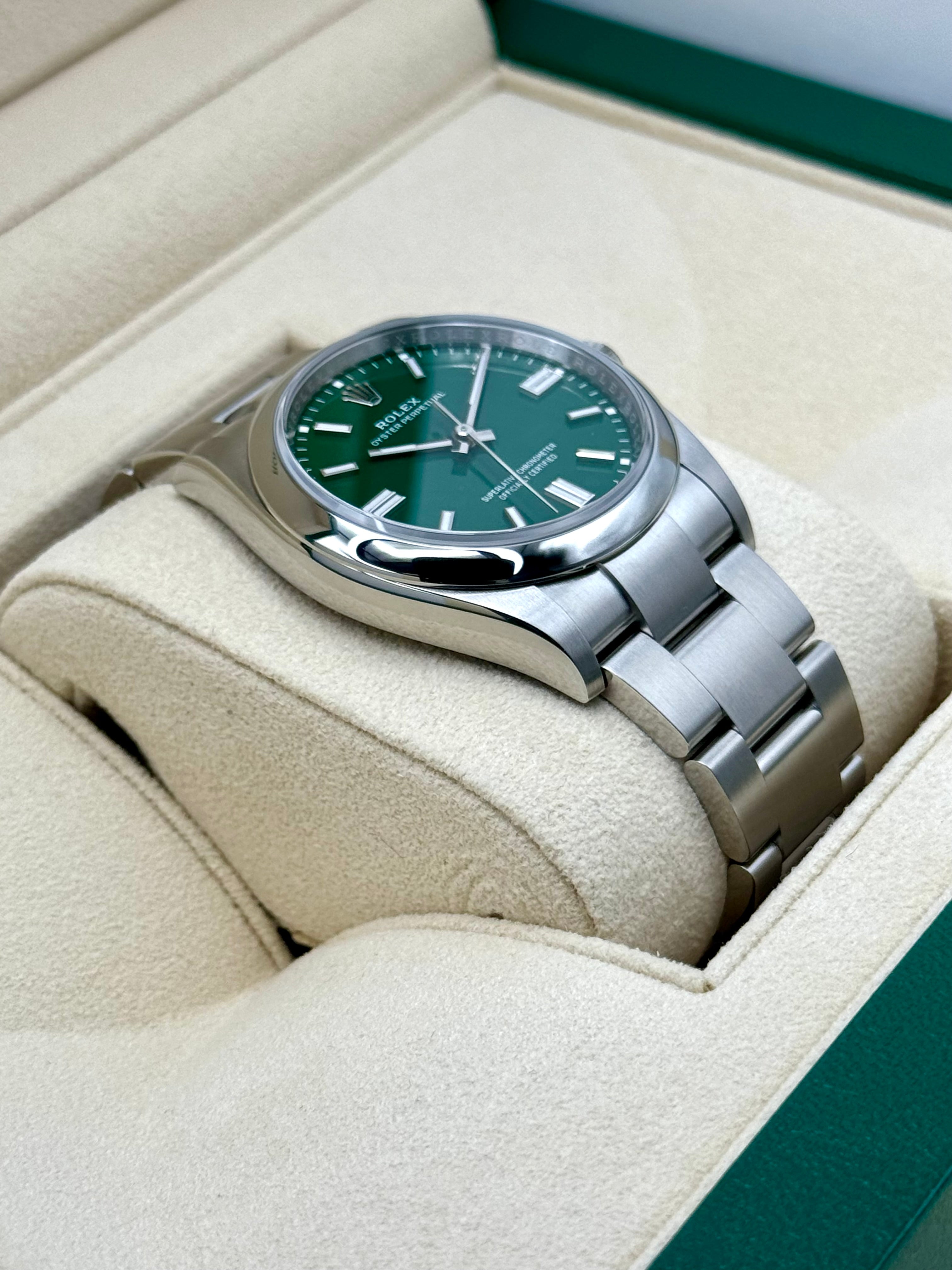 NEW 2024 ロレックス オイスターパーペチュアル 36mm 126000 グリーンダイヤル