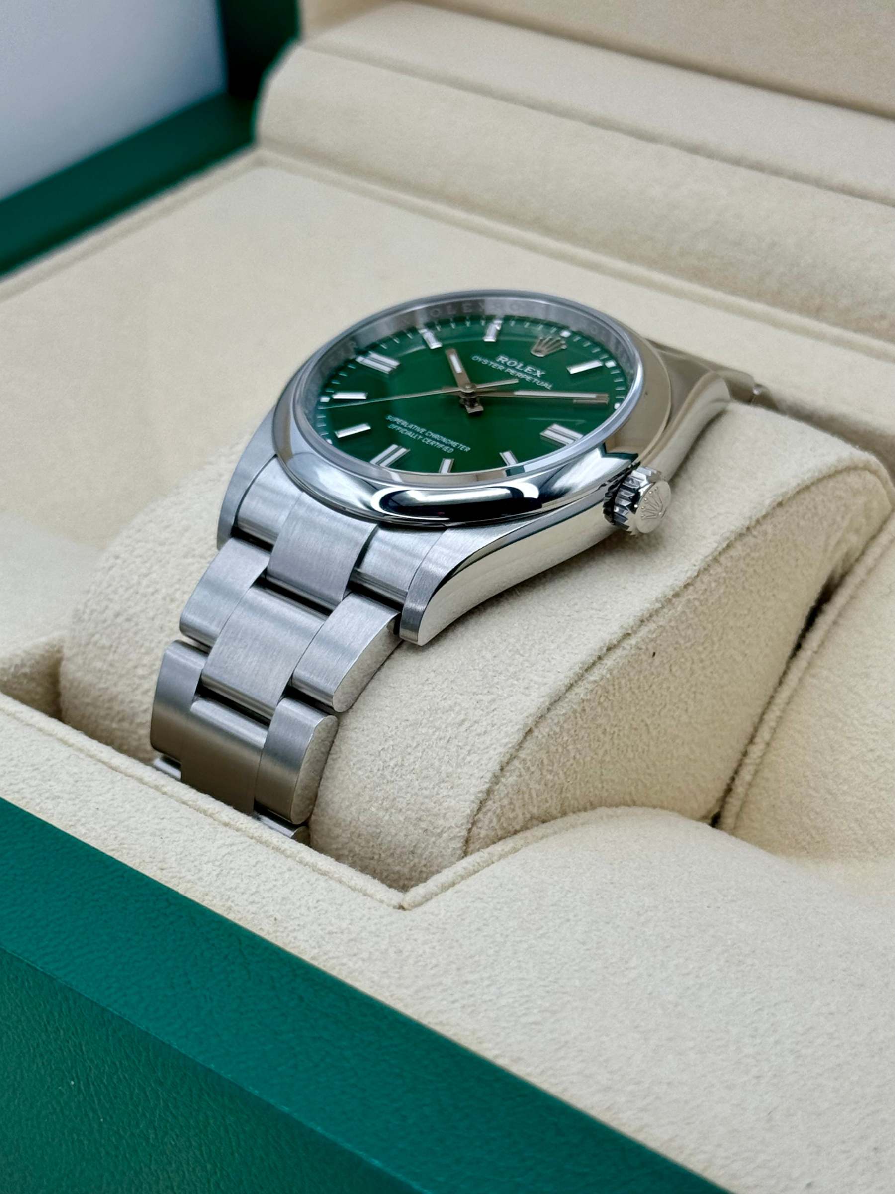 NEW 2024 ロレックス オイスターパーペチュアル 36mm 126000 グリーンダイヤル