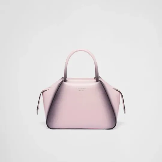 Prada 2022年秋冬ファッションショーに登場し！「CLASSY雑誌」掲載！松島花同項☆Supernovaレザーハンドバッグ！