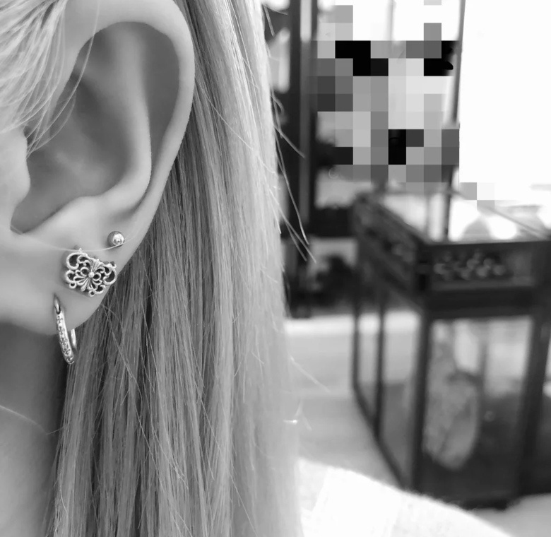 Chrome Hearts（クロム・ハーツ）の蝶の花柄のイヤリング