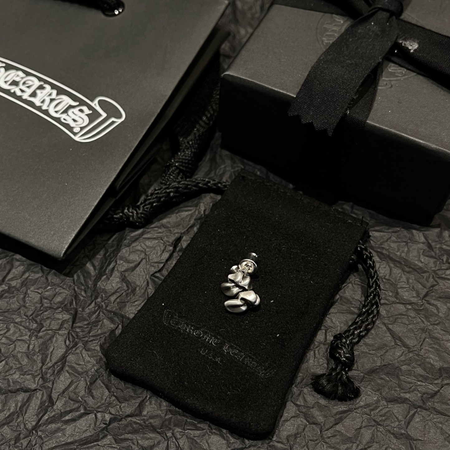 Chrome Hearts（クロム・ハーツ）のローリング・ストーンズの舌モチーフのイヤリング