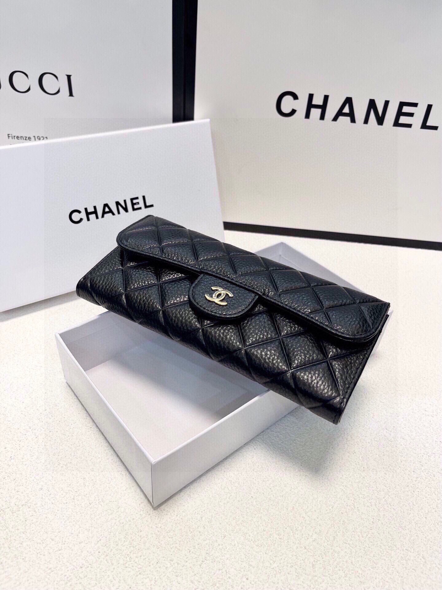 限定30個！CHANEL 財布 小香爆金牛革二つ折り財布 幅19CMx高10CM