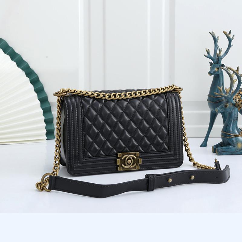 CHANEL(シャネル) BOY CHANEL ハンドバッグ 2色