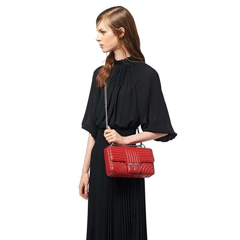 PRADA(プラダ) ダイアグラム レザー ショルダーバッグ レッド