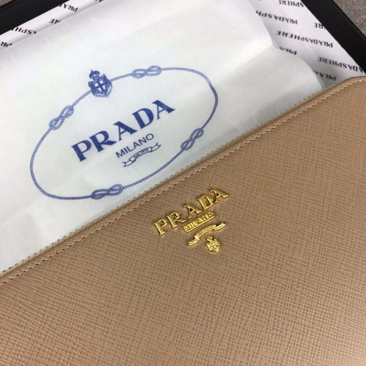 PRADA(プラダ) サフィアーノレザー 財布 カーキ