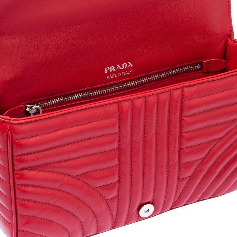 PRADA(プラダ) ダイアグラム レザー ショルダーバッグ レッド