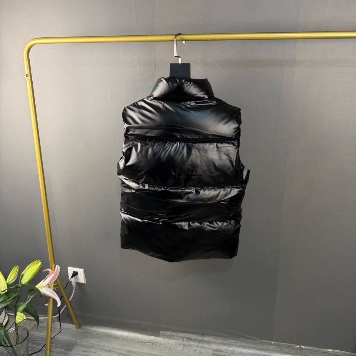 PRADA プラダ 文字ロゴ光沢ジレ 秋冬 高級 保温 男女兼用 カップル オーバーサイズ 万能