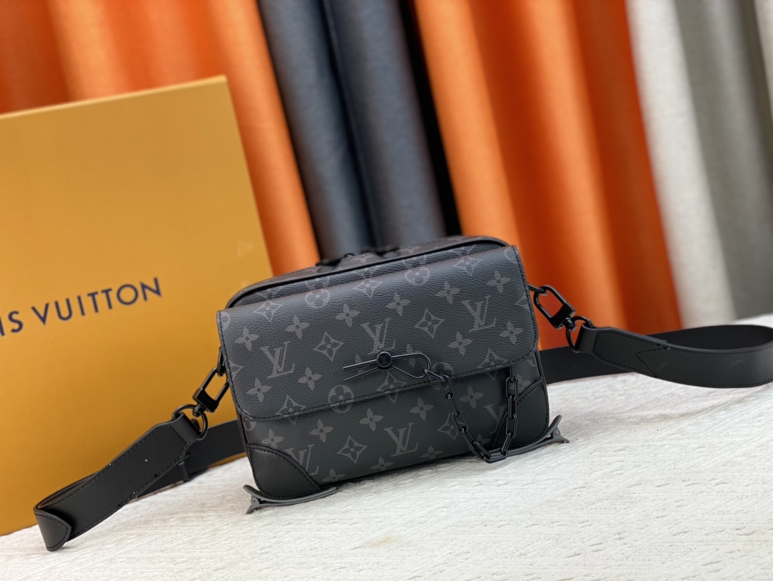 M46795、M23742 の黒いモノグラム柄の Steamer 男性用ポストマンバッグシリーズの魅力の鍵を解き明かす