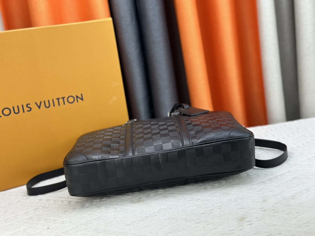 ルイヴィトンのこの男性用ビジネスバッグシリーズは、多様なデザインと素材を備え、ビジネスシーンや日常の出かけにも適したアイテムです。