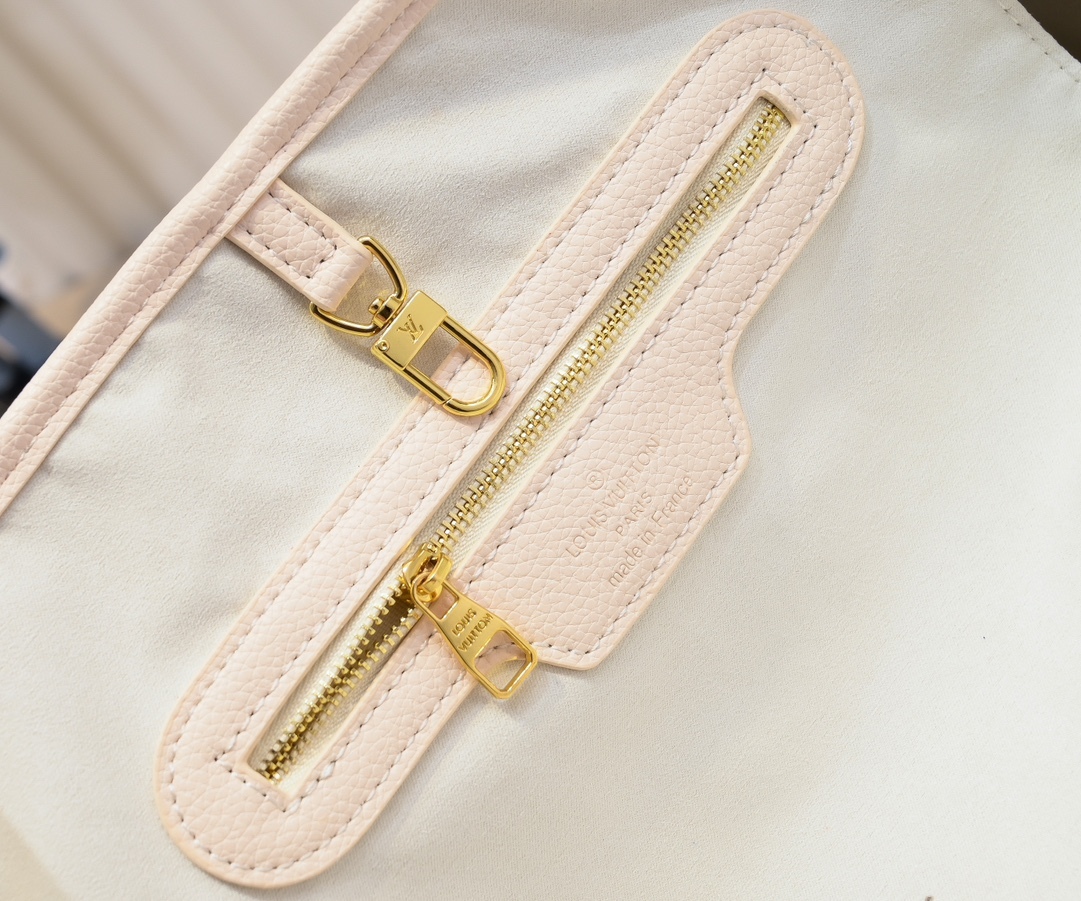 m45684、m45685、m40995（シルクスクリーン印刷）のtote mmハンドバッグです。 