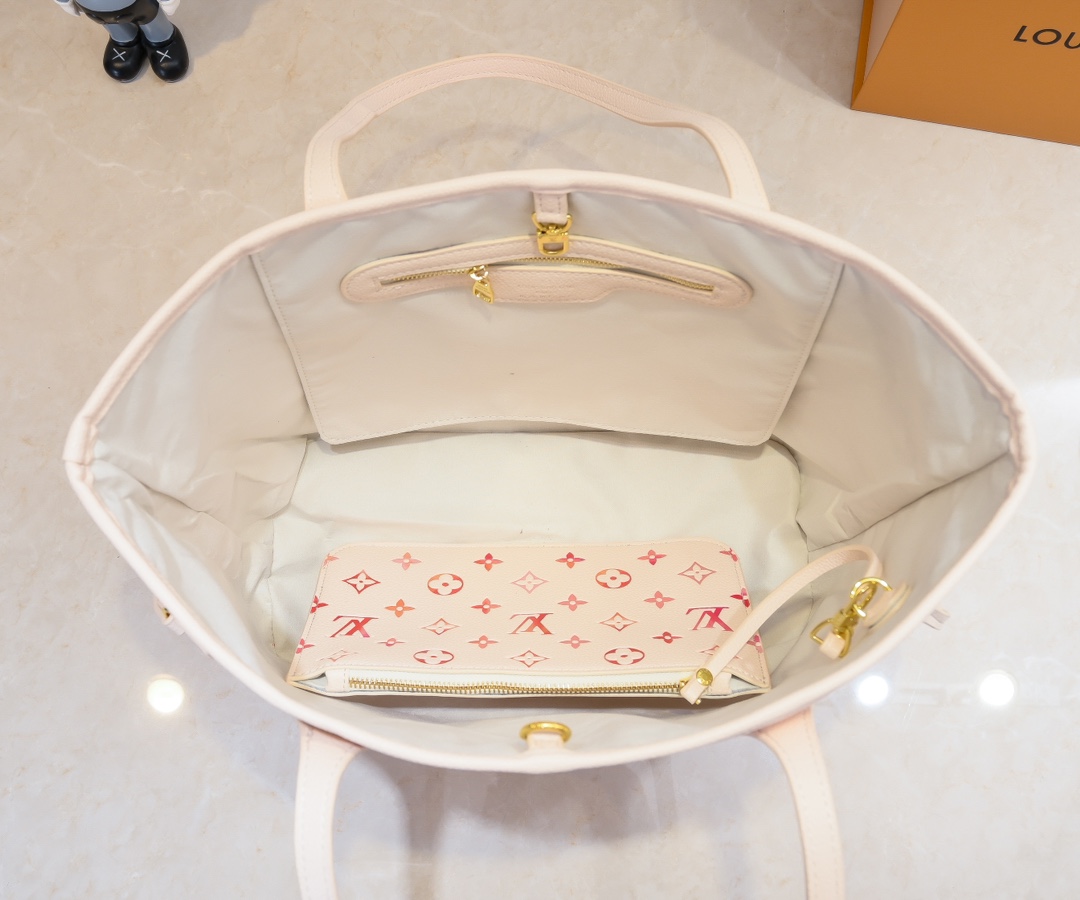 m45684、m45685、m40995（シルクスクリーン印刷）のtote mmハンドバッグです。 