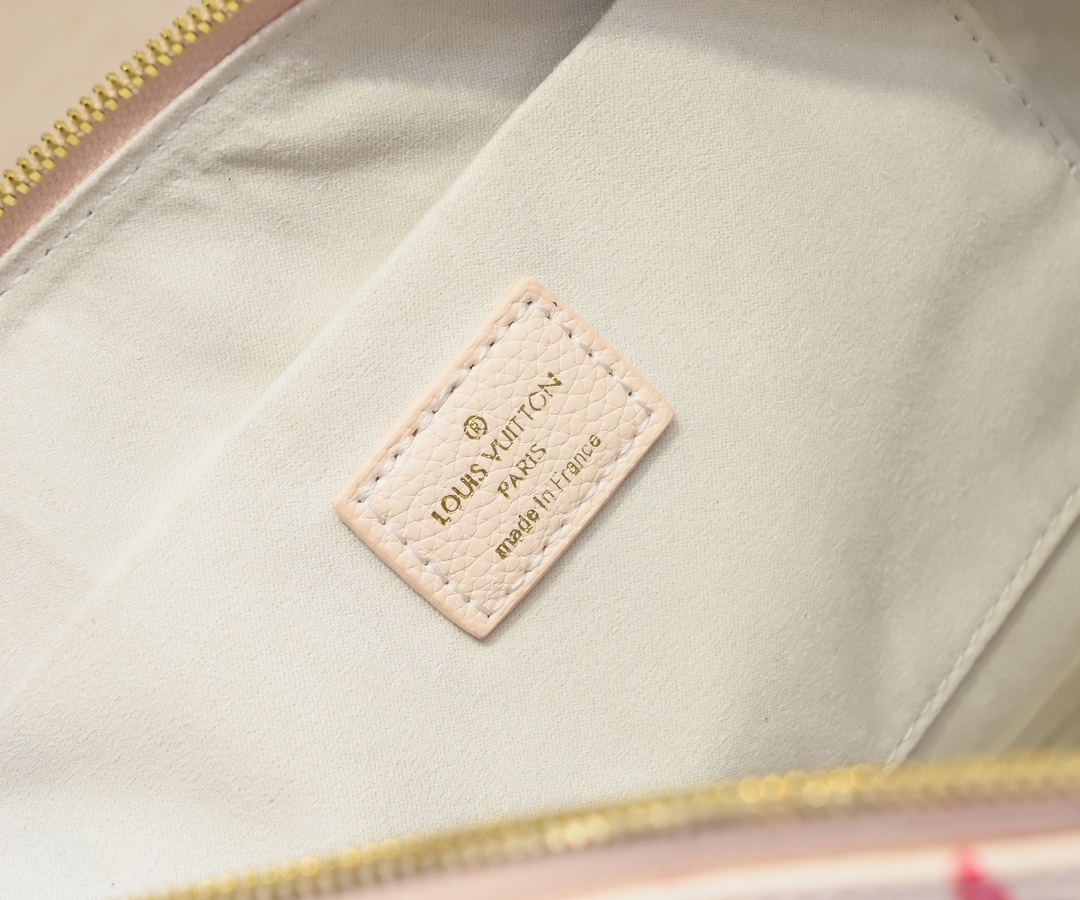 M46311。このLoop Hoboハンドバッグは 