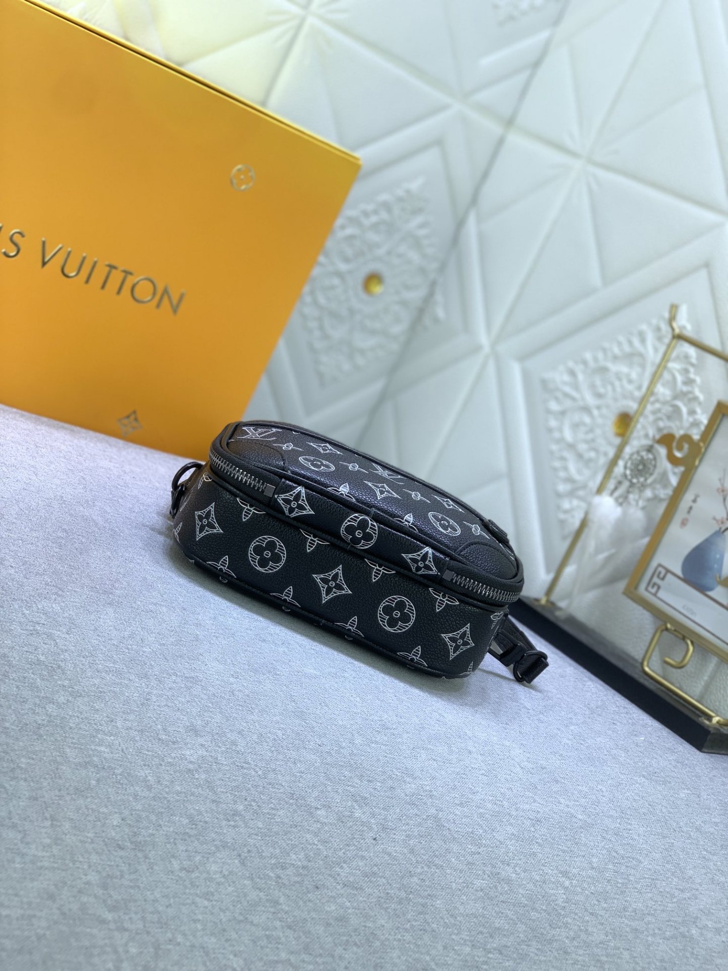 LV メンズ必携！M83383 等ミニポストバッグシリーズ、Zly hx NANO ALPHA ハンドバッグ当季の新寵