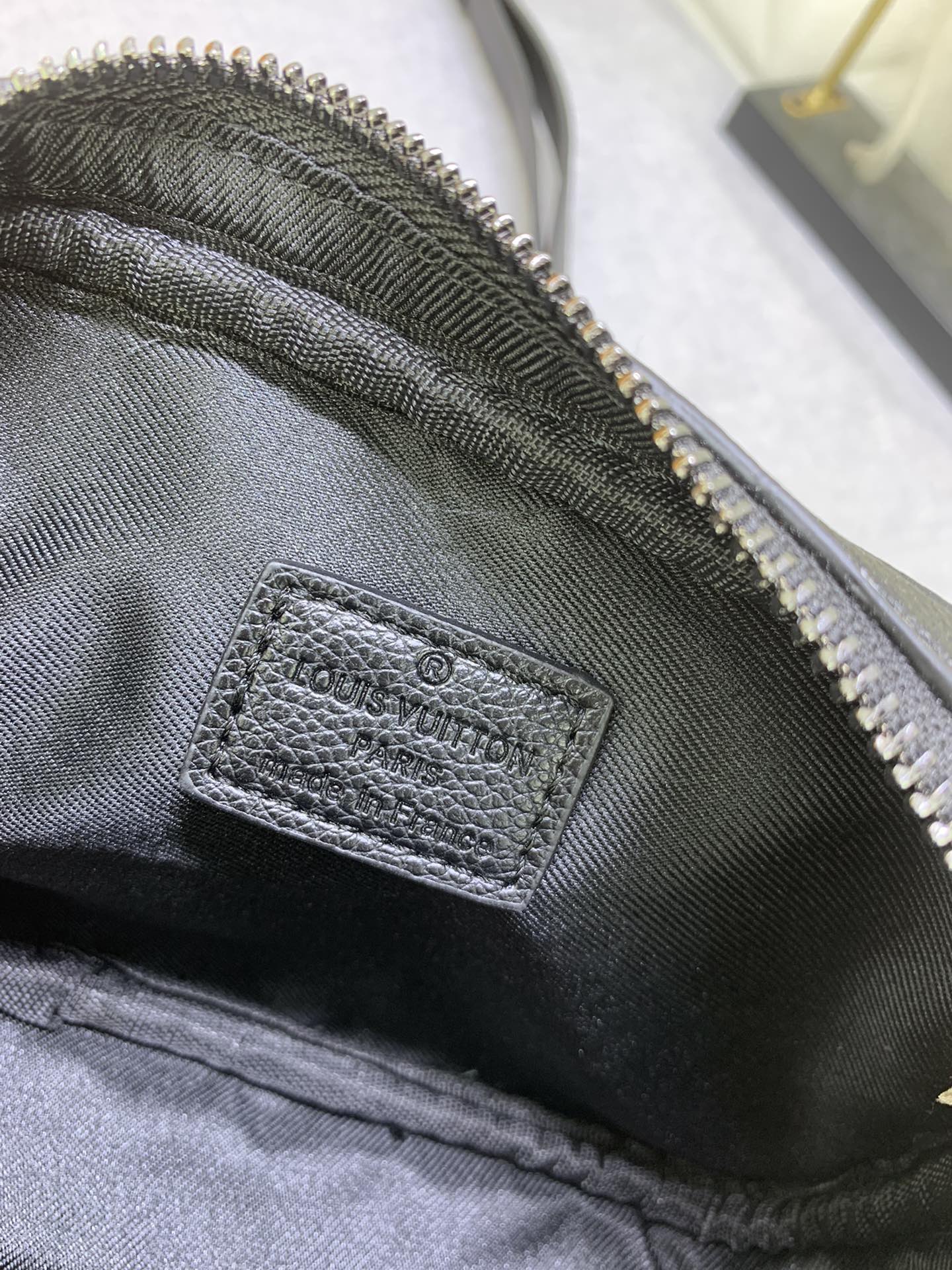 LV メンズ必携！M83383 等ミニポストバッグシリーズ、Zly hx NANO ALPHA ハンドバッグ当季の新寵