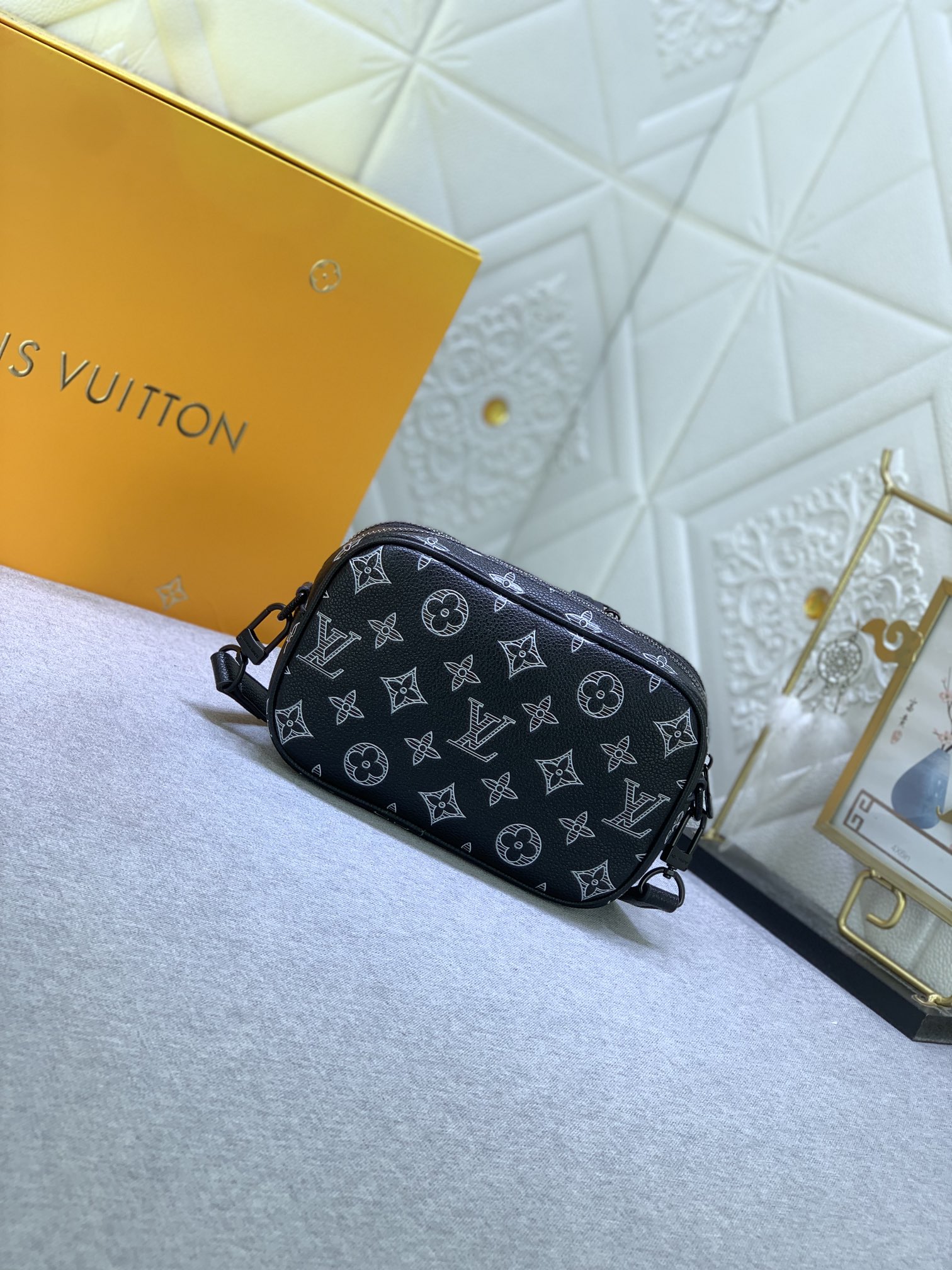 LV メンズ必携！M83383 等ミニポストバッグシリーズ、Zly hx NANO ALPHA ハンドバッグ当季の新寵